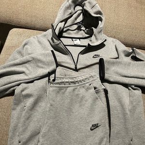 Men’s Nike Tech Jogger Zip Set